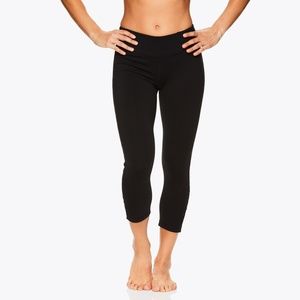 OM Yoga Capri GAIAM
